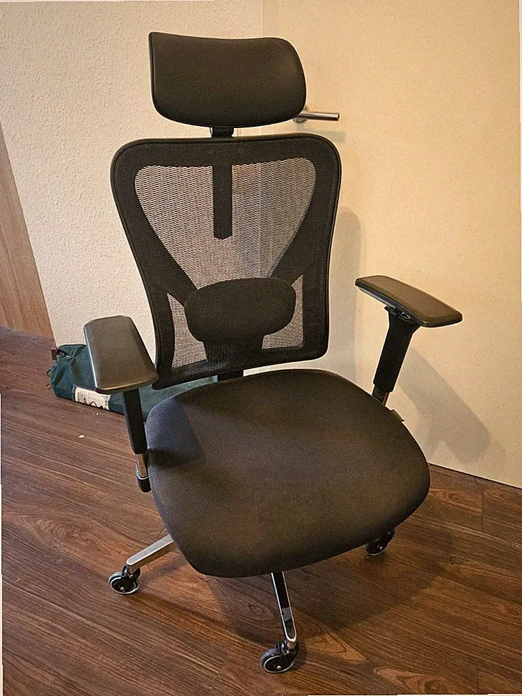 Bürostuhl Ergonomisch mit Kopfstütze, 4D Armlehnen und Inliner Rollen