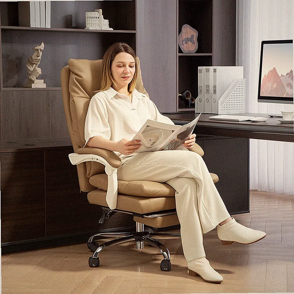 Bürostuhl Ergonomischer Schreibtischstuhl mit Lendenwirbelstütze, Fußstütze Hell
