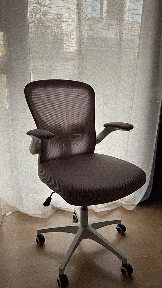Ergonomischer Bürostuhl Grau/Weiß neu – mit klappbaren Armlehnen