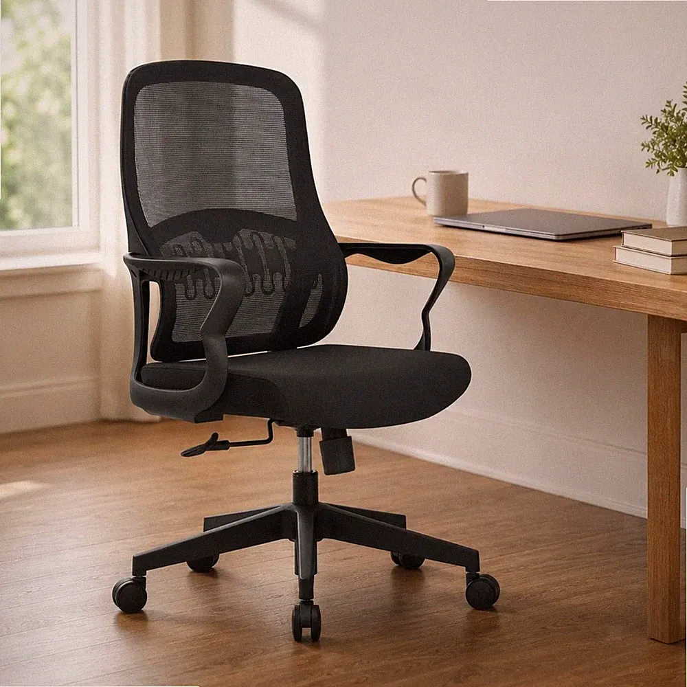 Ergonomischer Bürostuhl mit Netzgewebe, höhenverstellbar.