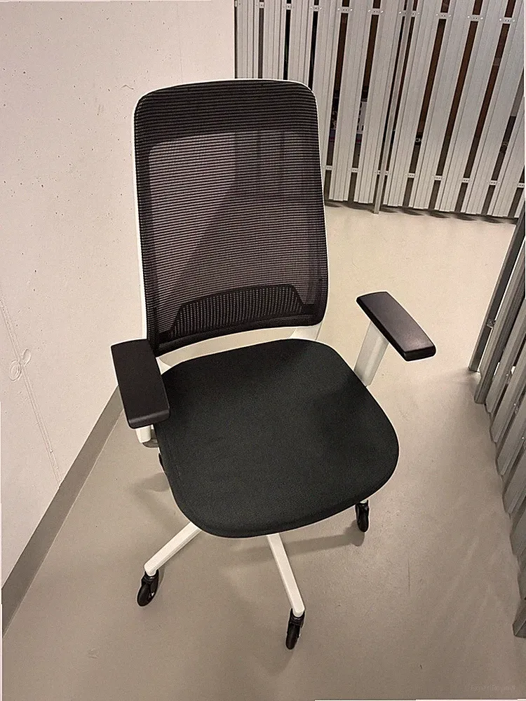ergonomischer bürostuhl weiß grau