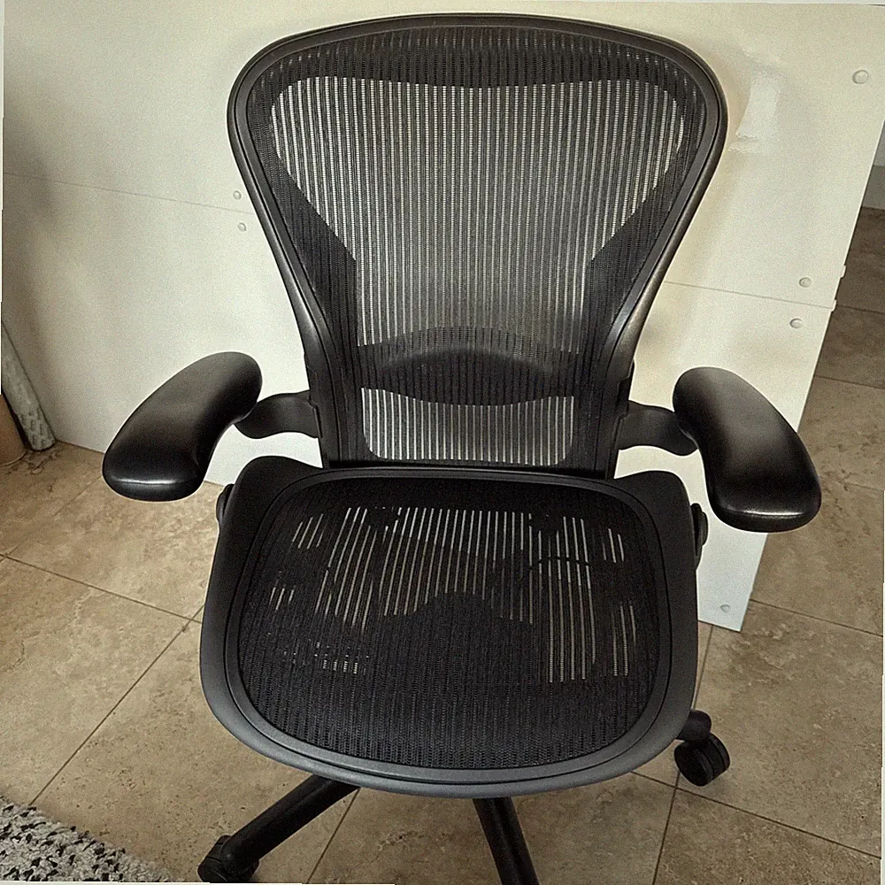 Herman Miller Aeron Stuhl Größe B Top Zustand Neu Lendenwirbel Tracked Courier