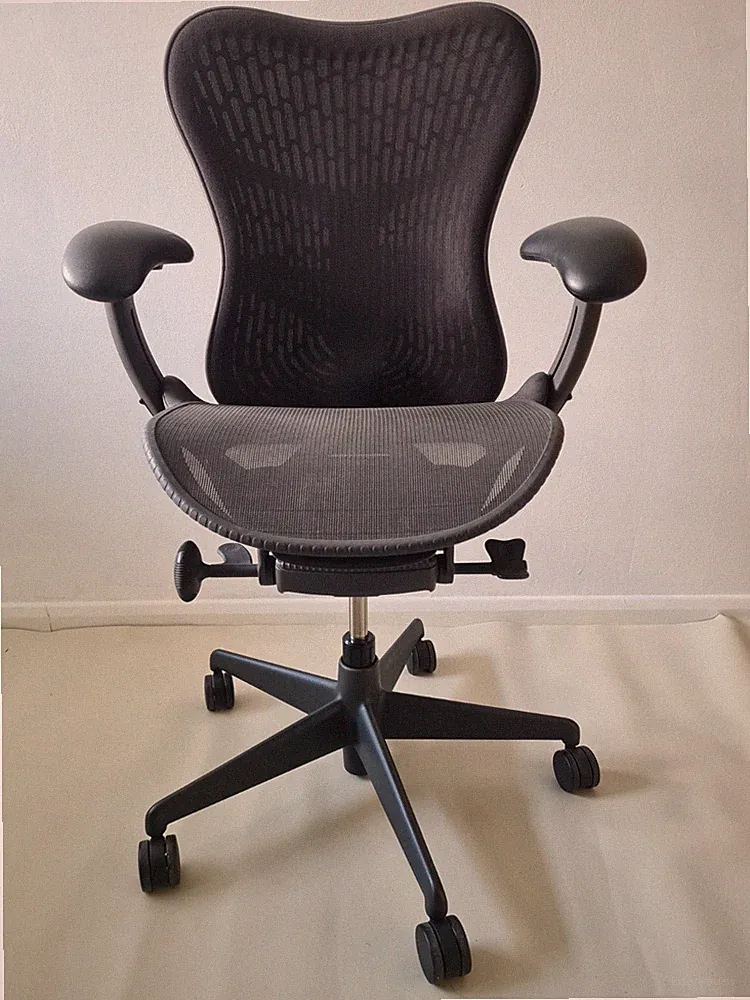 Herman Miller Mirra 2 Stuhl Graphit Schmetterling Rücken Netz Sitz Lendenwirbel Dreharm