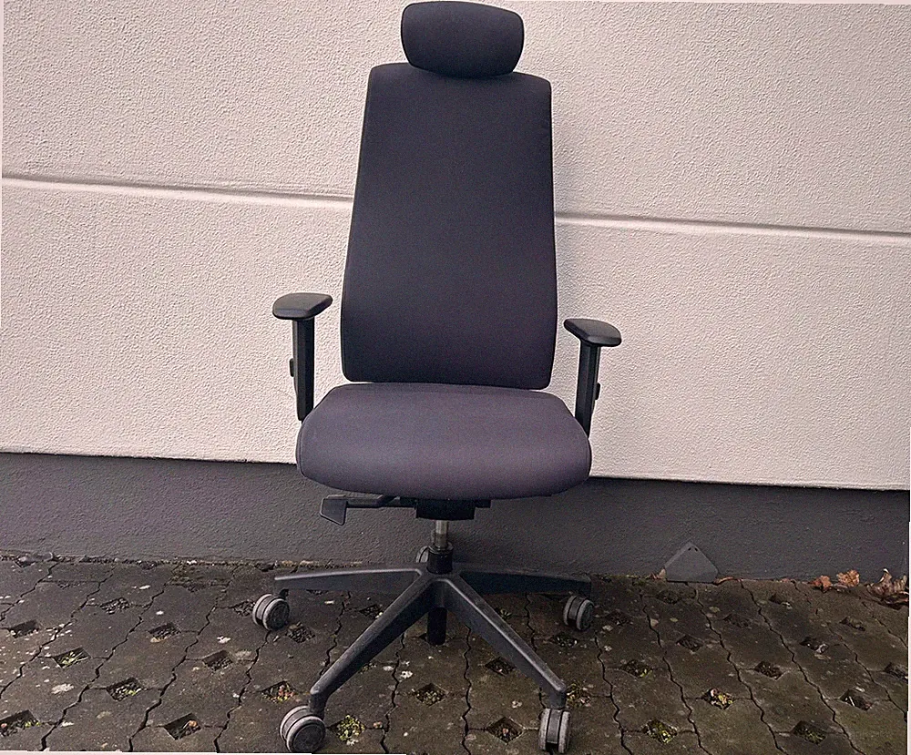 Interstuhl Goal mit Kopfstütze Ergonomischer Bürodrehstuhl