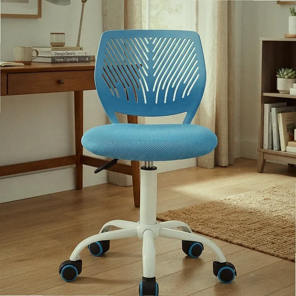 Lebhafter blauer verstellbarer Arbeitsstuhl - ergonomischer Drehkomfort für Schüler