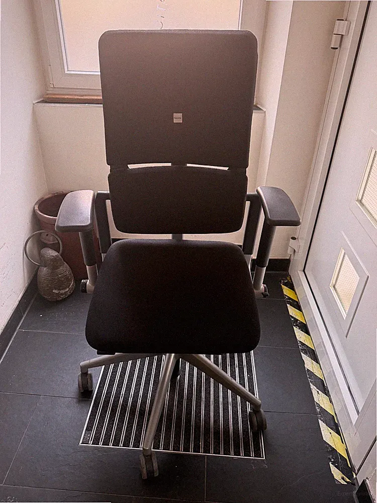 Steelcase Please Bürostuhl ergonomisch schwarz mit Armlehnen, Alu-Fußkreuz