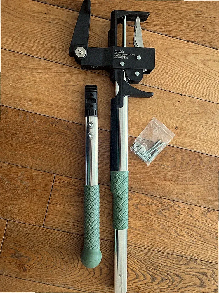 Unkrautstecher 100 cm Auswurfmechanik, ergonomischer Griff, stabil vonWeltbild
