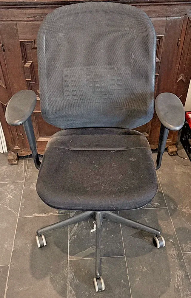 Vitra Meda Chair - Ergonomischer Bürodrehstuhl, schwarz, mit Rollen